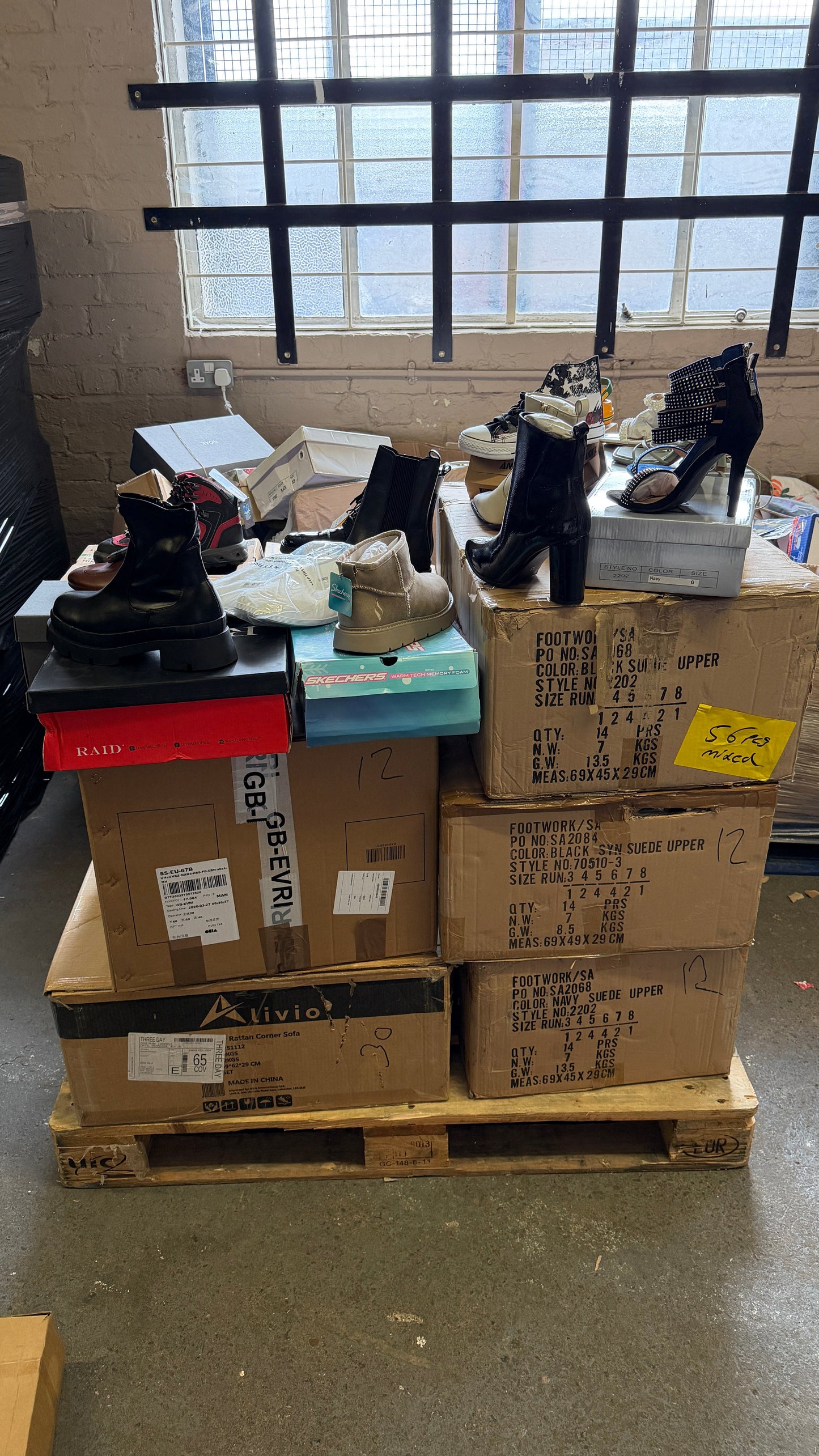 MIXED SHOE PALLET | 91 PAIRS